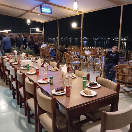 Merry Land Hotel & Roof Top Nile Restaurant Луксор Экстерьер фото