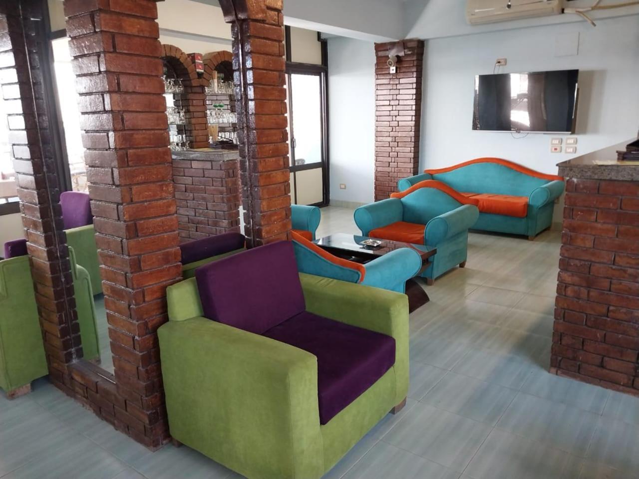 Merry Land Hotel & Roof Top Nile Restaurant Луксор Экстерьер фото