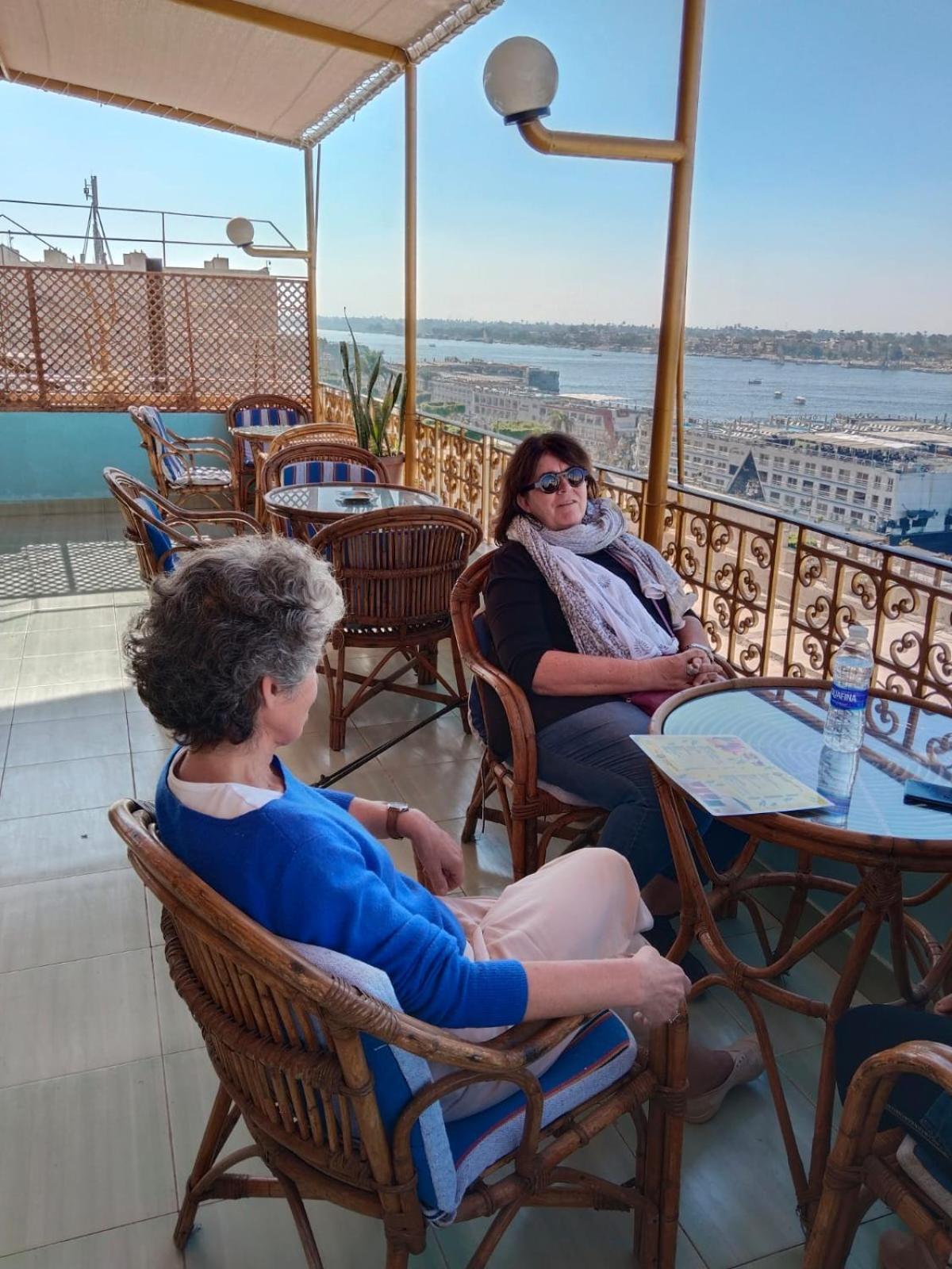 Merry Land Hotel & Roof Top Nile Restaurant Луксор Экстерьер фото