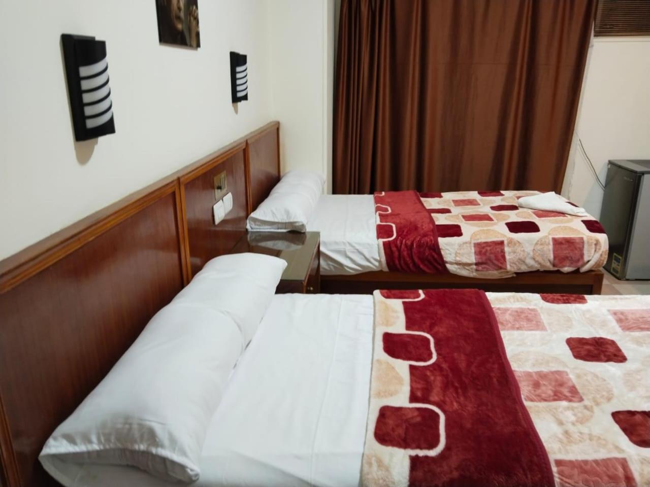 Merry Land Hotel & Roof Top Nile Restaurant Луксор Экстерьер фото