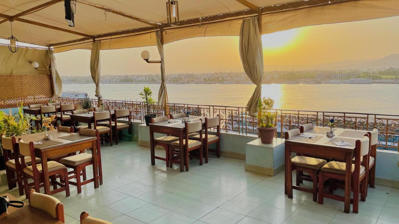 Merry Land Hotel & Roof Top Nile Restaurant Луксор Экстерьер фото