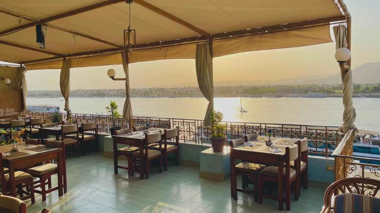 Merry Land Hotel & Roof Top Nile Restaurant Луксор Экстерьер фото