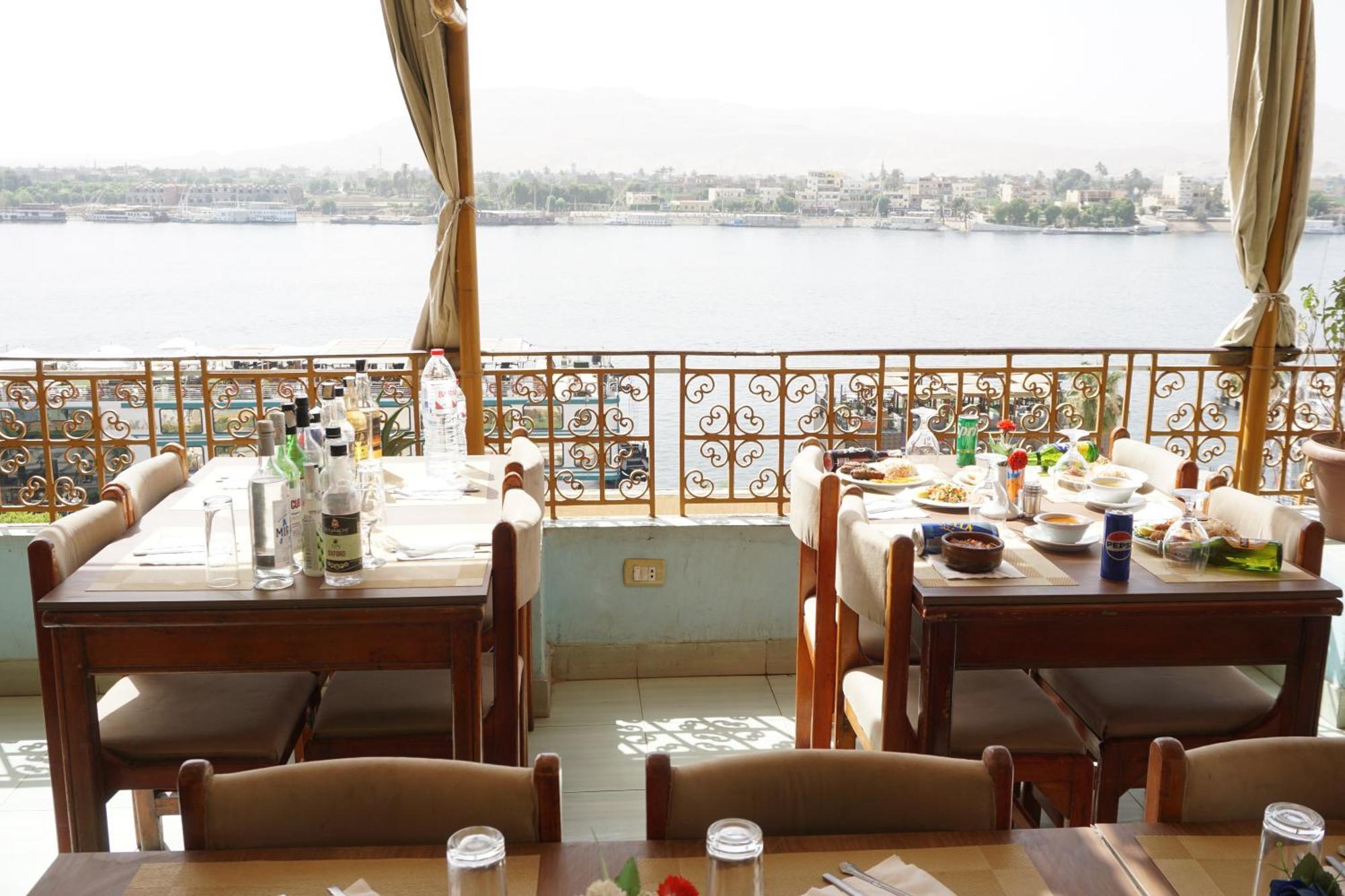 Merry Land Hotel & Roof Top Nile Restaurant Луксор Экстерьер фото